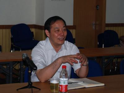 校黨委書記楊賢金來材料學(xué)院調(diào)研