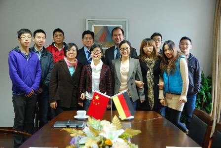 Dietmar Drummer教授中德先進材料聯(lián)合研究中心學術(shù)交流后合影留念