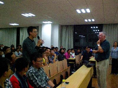 傾聽學(xué)生提問